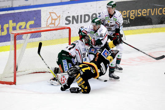 Skellefteås Henrik Hetta gör 2-0 bakom Frölundas