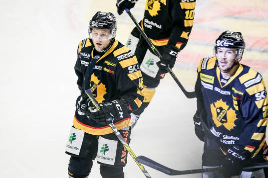Skellefteås Oscar Möller jublar
