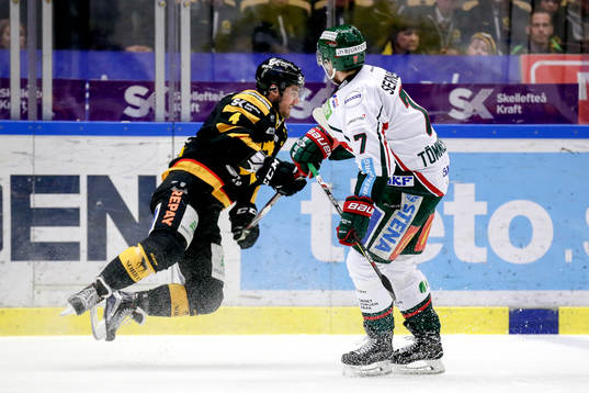 Skellefteås Bud Holloway och Frölundas Henrik Tömmernes