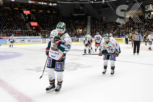 Frölundas Joel Lundqvist och Casey Wellman deppar