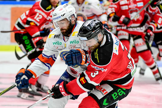 Växjös Josh Hennessy och Malmö Redhawks André Benoit