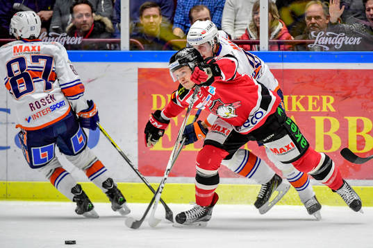 Malmö Redhawks Rhett Rakhshani och Växjös Philip Holm