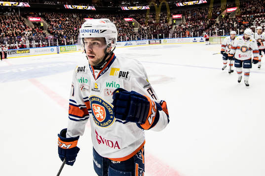 Växjös Robert Rosén jublar