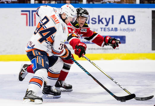 Växjös Olli Palola och Malmö Redhawks Carl-Johan Lerby