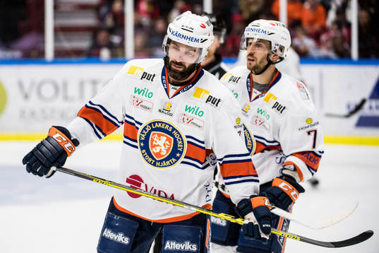 Växjös Josh Hennessy och Jeff Tambellini deppar