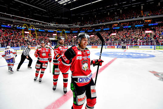 Malmö Redhawks Frederik Storm jublar