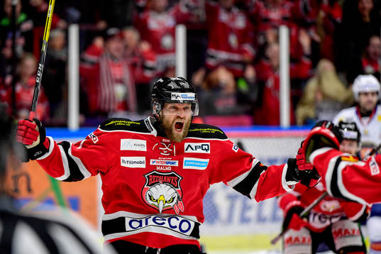 Malmö Redhawks Mathias Tjärnqvist jublar
