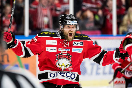 Malmö Redhawks Mathias Tjärnqvist jublar