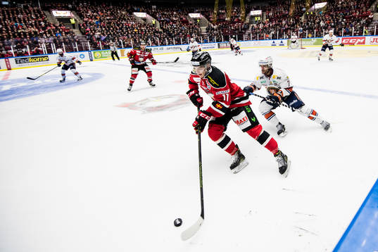 Malmö Redhawks Lukas Haudum och Växjös Jeff Tambellini