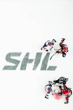 Malmö Redhawks Lukas Haudum och Växjös Lucas Nordsäter