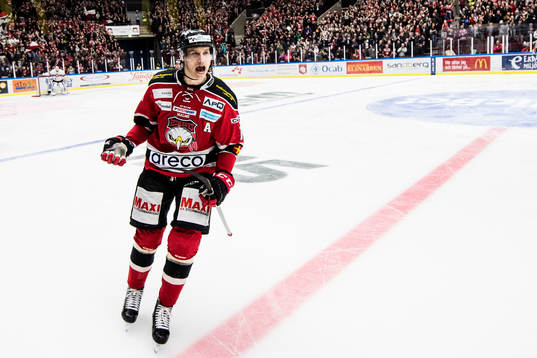 Malmö Redhawks Robin Alvarez jublar