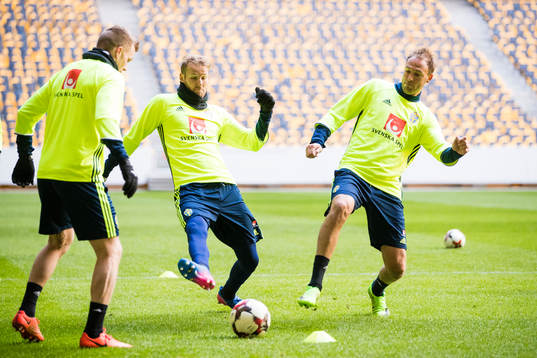 Sveriges Sebastian Larsson, Ola Toivonen och Andreas