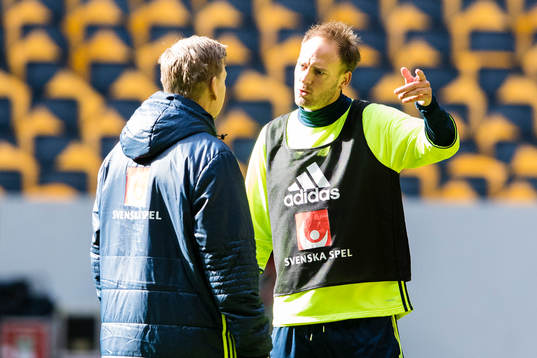 Sveriges assisterande förbundskapten Peter Wettergren och