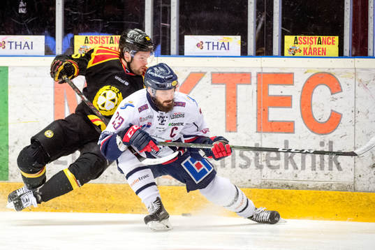 Brynäs Simon Bertilsson och Linköpings Niklas Persson