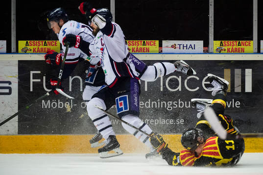 Linköpings Niklas Persson och Brynäs Kevin Clark