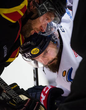 Brynäs Jonathan Granström och Linköpings Niklas Persson