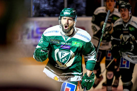 Färjestads Milan Gulas jublar