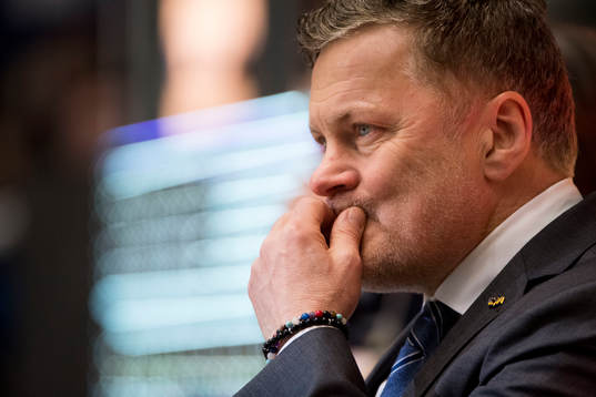 s assisterande tränare Stephan Lundh deppar