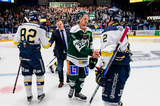 Färjestads tränare Leif Carlsson och Magnus Nygren tackar