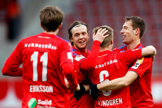 Helsingborgs Andreas Landgren jublar med lagkamrater