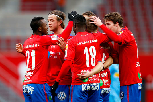 Helsingborgs Andreas Landgren jublar med lagkamrater