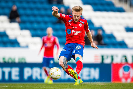 Helsingborgs Andreas Landgren skjuter
