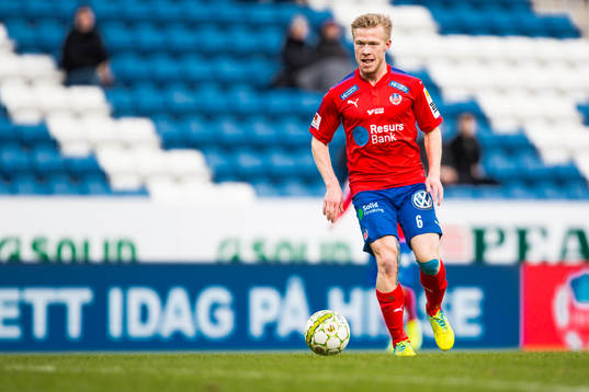 Helsingborgs Andreas Landgren skjuter