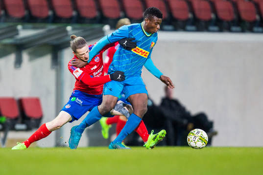 Helsingborgs Jesper Lange i närkamp