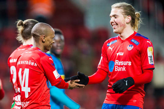 Helsingborgs Charlie Weberg jublar med Bradley Surprise
