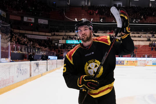 Brynäs Simon Bertilsson jublar