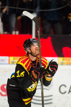 Brynäs Daniel Paille  jublar