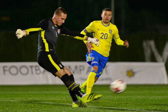 BORIS RADUNOVIC (1 SERBIA) SHOOT THE BALL