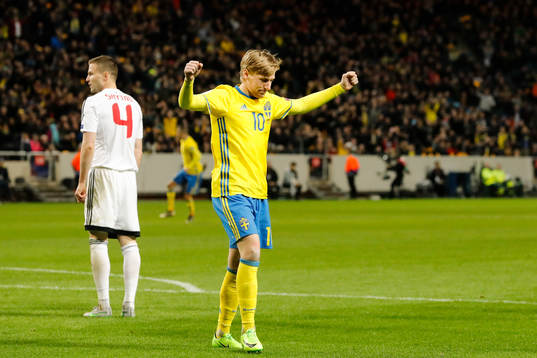 Sveriges Emil Forsberg jublar