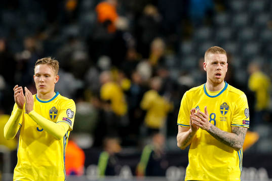 Sveriges Ludwig Augustinsson och Pontus Jansson tackar