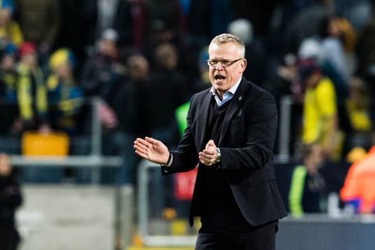 Sveriges förbundskapten Janne Andersson jublar