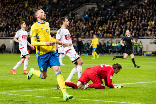 Sveriges Marcus Berg reagerar