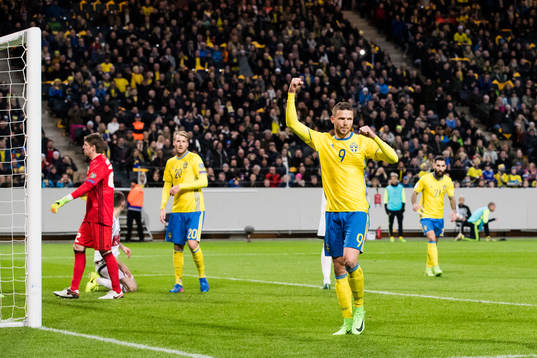 Sveriges Marcus Berg jublar