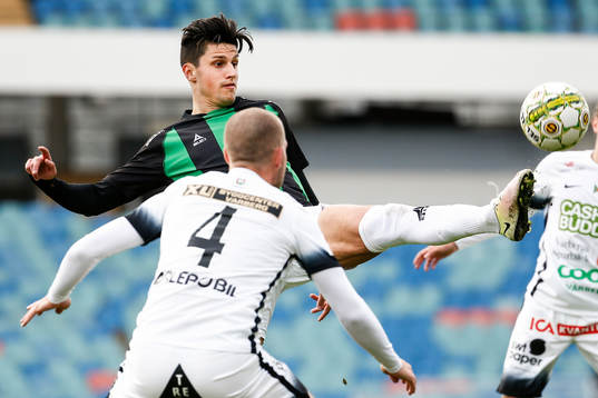 Bläddra bland fler bilder av Fotboll, Träningsmatch, GAIS - Varberg