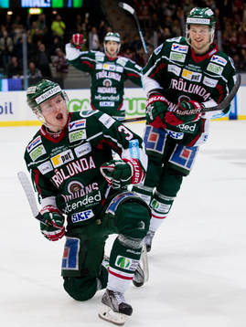 Frölundas Carl Grundström jublar
