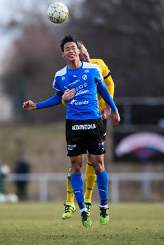 Halmstads Kosuke Kinoshita och Elfsborgs Joakim Nilsson