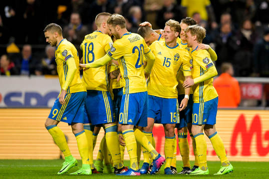 Sveriges spelare jublar
