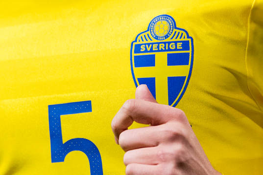 Sveriges tröjor med ett nytt emblem