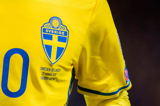 Sveriges tröjor med ett nytt emblem