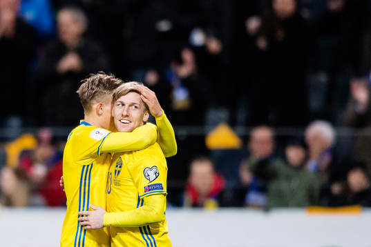 Sveriges Emil Forsberg gör 2-0 och
