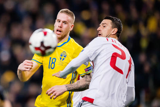 Sveriges Pontus Jansson och Belarus Yegor Filipenko