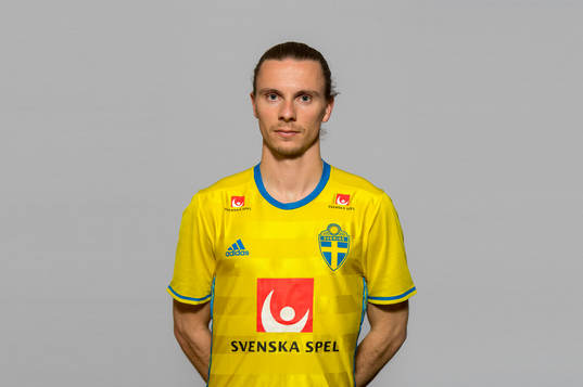 Niklas Hult, spelare i Sveriges fotbollslandslag