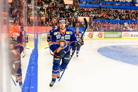 Växjös Emil Pettersson jublar