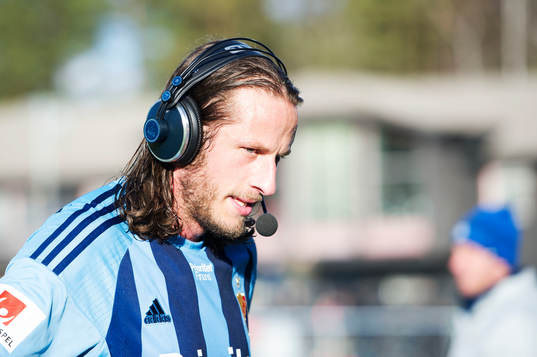 Djurgårdens Jonas Olsson pratar med C More