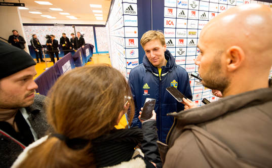 Sveriges Emil Forsberg i mixed zone