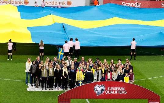 Kör sjunger nationalsång